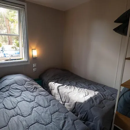 Le Beau Vezé Camping *