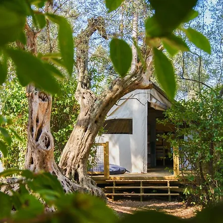 Le Beau Vezé Camping *